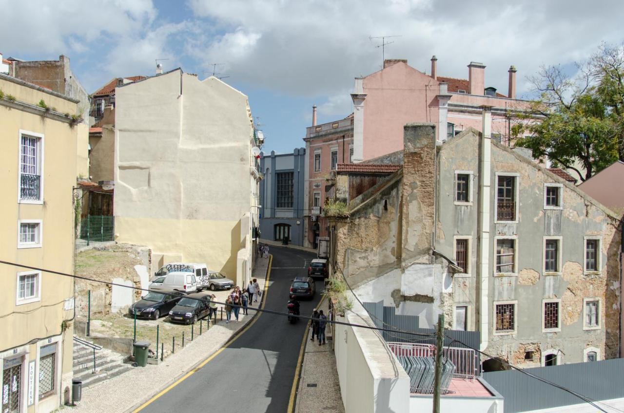 Cozy Apartment With Castel View Lisbon Exterior photo