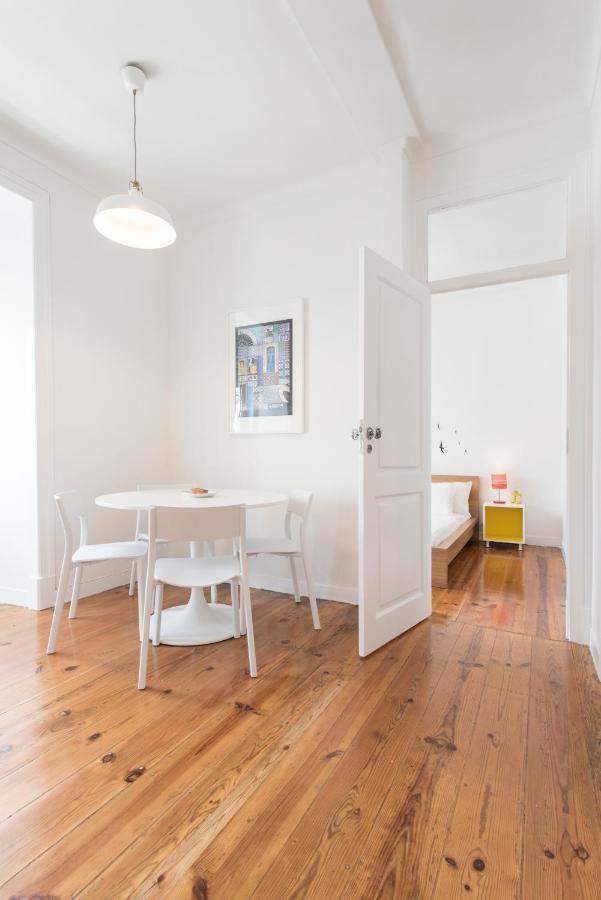 Cozy Apartment With Castel View Lisbon Exterior photo