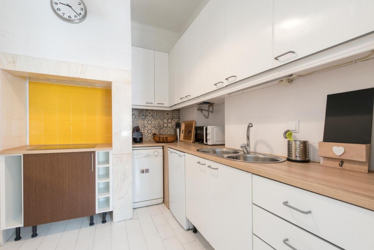 Cozy Apartment With Castel View Lisbon Exterior photo
