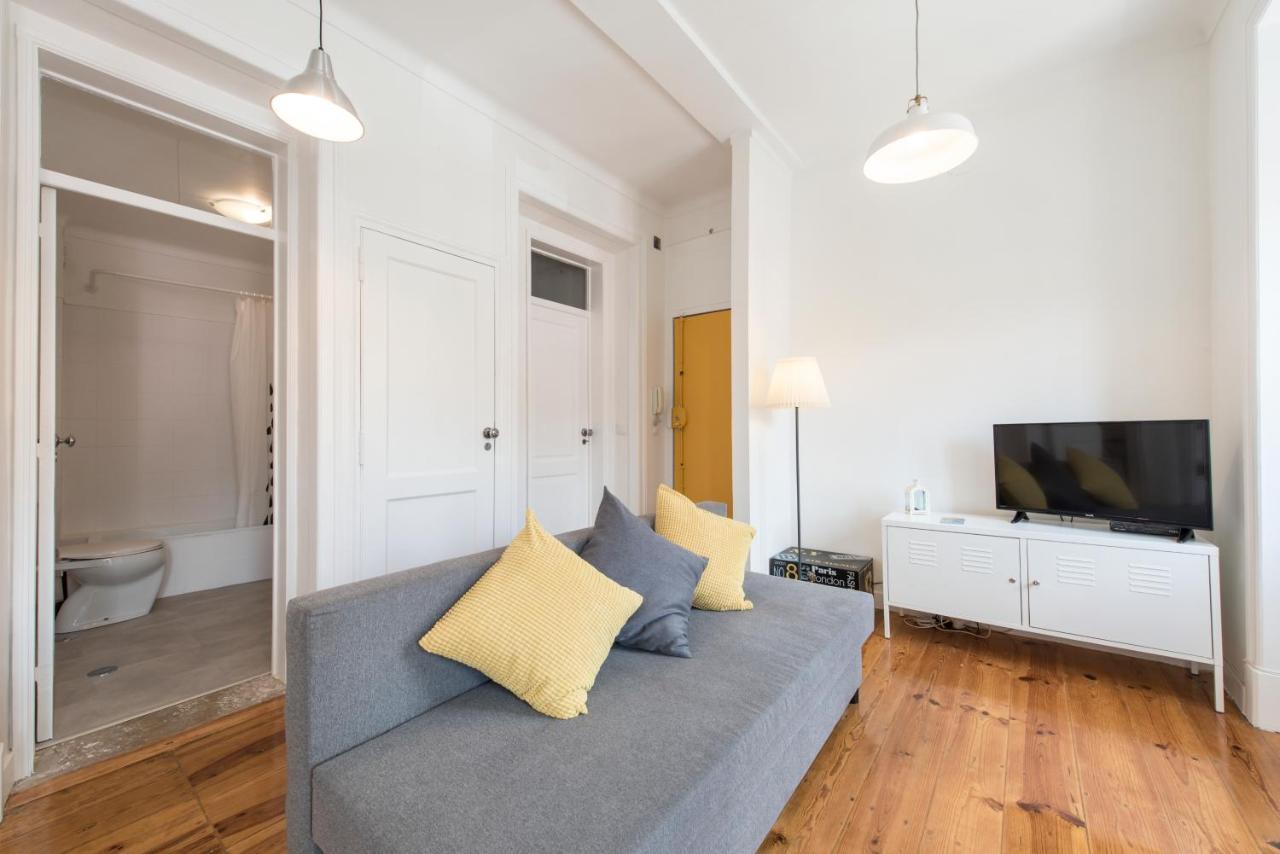 Cozy Apartment With Castel View Lisbon Exterior photo